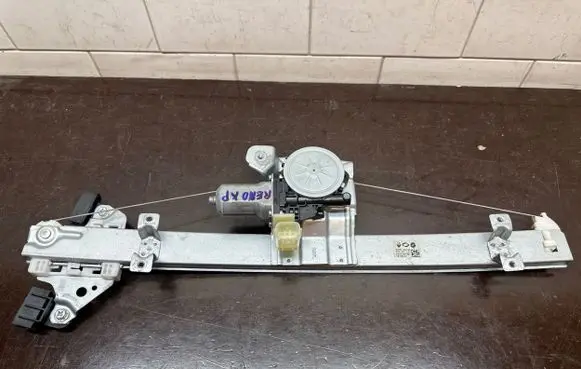 Renault Koleos II Front door window regulator with motor 807304CA0A 807216070R 2621005630