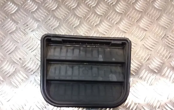 Volvo S60 Quarter panel pressure vent 31291230