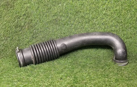 Ford Focus Air intake hose/pipe 4M519A673BA 3M519A673JE