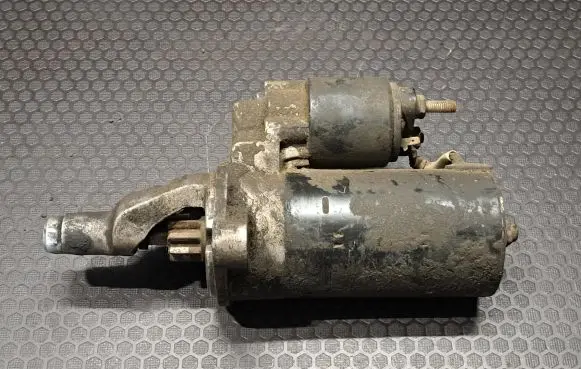 Volkswagen PASSAT B5 Starter motor 1005821953