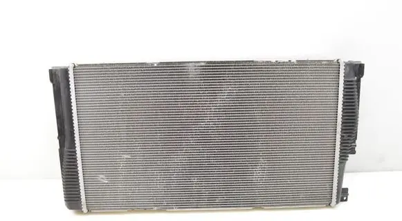 BMW 5 F10 F11 Coolant radiator 8672011