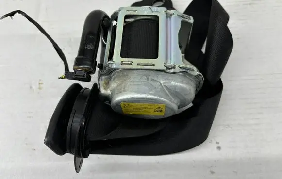 BMW 5 G30 G31 G38 Front seatbelt 7430068 72117430068