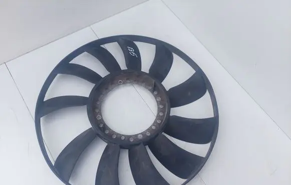 Volkswagen PASSAT B5 Fan impeller 058121301B