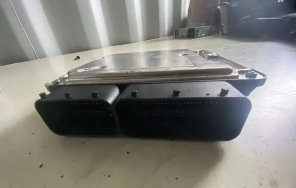 BMW 1 F20 F21 Engine control unit/module 8573258 030843778 0281019679