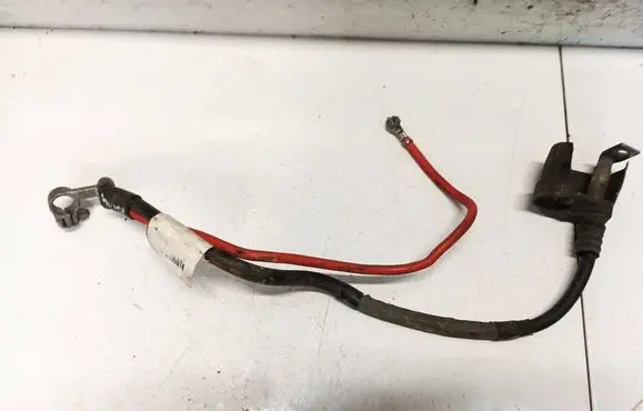 Audi A3 S3 8P Positive cable (battery) 