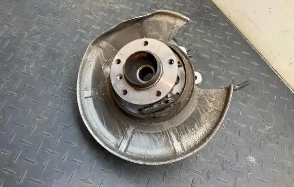 BMW 5 E60 E61 Rear wheel hub 
