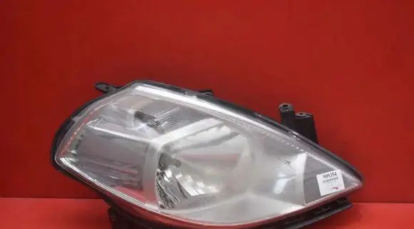 Nissan Tiida C11 Headlight/headlamp 26010EM00A