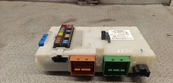 Volvo XC60 Fuse module 30765624 30765624AE 7G9T14C256FA