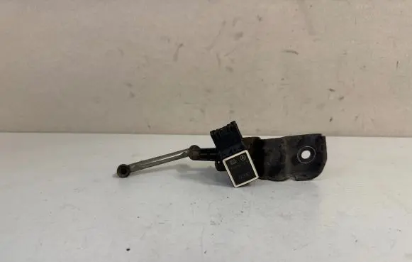 Mercedes-Benz S W221 Air suspension front height level sensor A0105427717