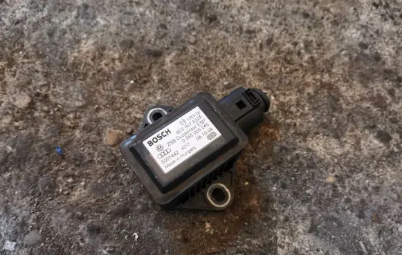 Audi A8 S8 D3 4E ESP acceleration yaw rate sensor 8E0907637A