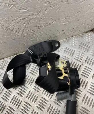 Alfa Romeo 166 Rear seatbelt e2044047