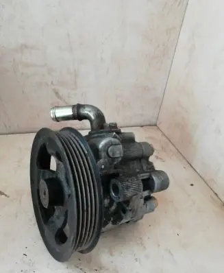 Volvo S40, V40 Power steering pump U3G09350