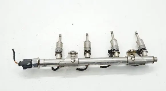 Volkswagen Golf VII Fuel main line pipe 04E133320DACR 04E133320D