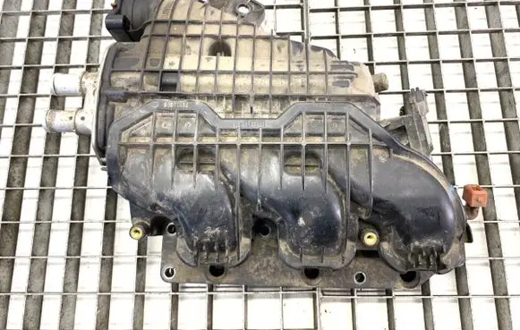 Renault Twingo III Intake manifold 72343556