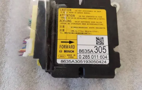 Mitsubishi Outlander Airbag control unit/module 8635A305 0285011604