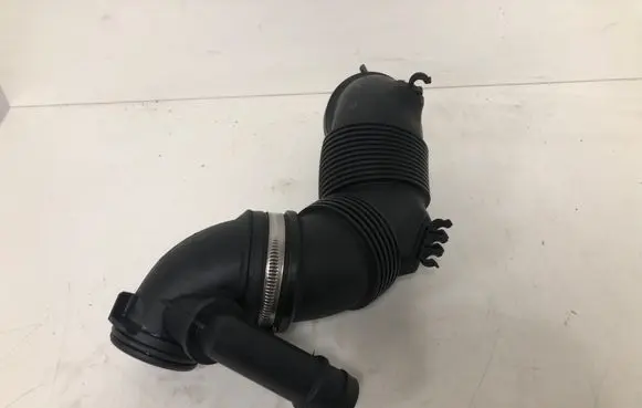 Volkswagen PASSAT B8 Turbo air intake inlet pipe/hose 5Q019654 5Q0129635