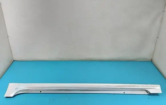Foot area side trim