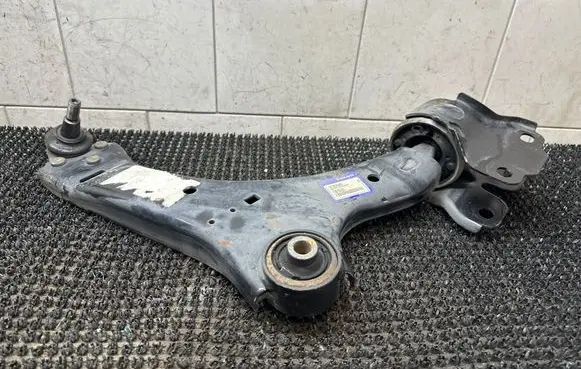 Front lower control arm/wishbone