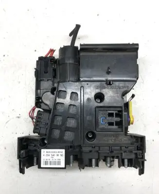 Mercedes-Benz C W204 Fuse module A2045403850