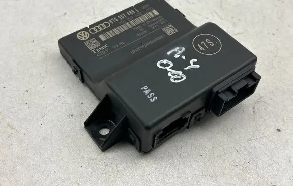 Audi A4 S4 B8 8K Gateway control module 8T0907468L