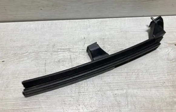 Renault Clio V Rear door windshield rail 821446352r