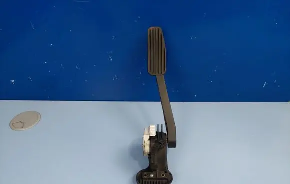 Volvo V70 Accelerator throttle pedal 30666660 6PV00853700