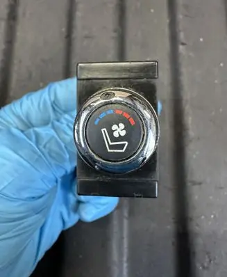 Infiniti FX Seat heating switch NILES1