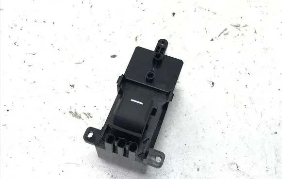 Honda e:Ny1 Quarter vent window switch M87604 M64613