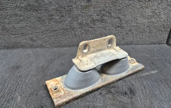 Audi A6 S6 C6 4F Muffler mount bracket/holder 4F0253099D 4F0253099K