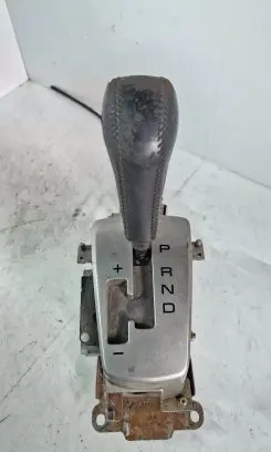 Mitsubishi Lancer Gear shifter/selector MB580086