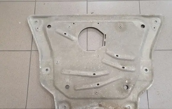 BMW X5 F15 Engine splash shield/under tray 6853814