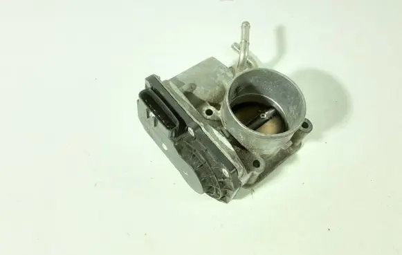 Toyota Avensis T250 Throttle valve 220300D010