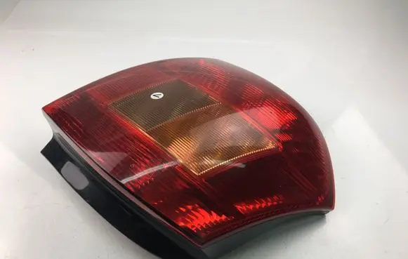 Tailgate rear/tail lights
