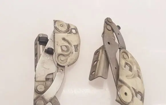 Peugeot 406 Engine bonnet/hood hinges