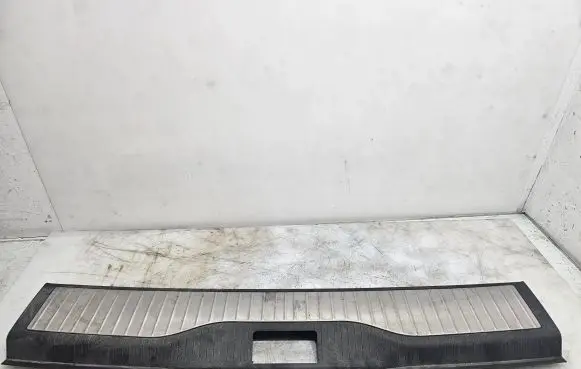 Opel Zafira B Trunk/boot sill cover protection 322225228