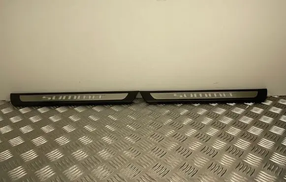 Jeep Grand Cherokee Front sill trim cover 5SQ05DX9AC 5SQ04DX9AC