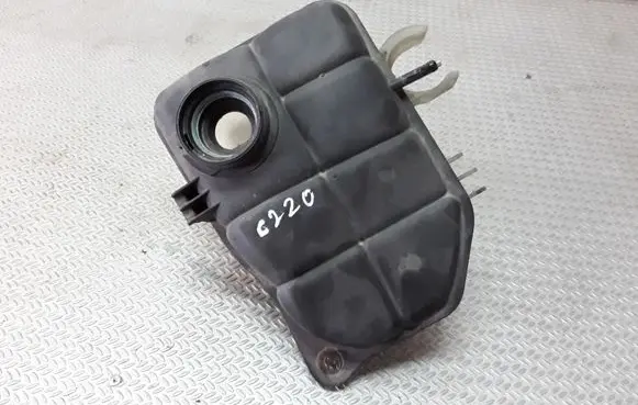 Mercedes-Benz C W203 Coolant expansion tank/reservoir 2035000049