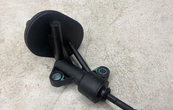 Opel Corsa D Clutch master cylinder 55190993