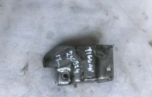 Volkswagen Tiguan Heat shield in engine bay 04l129969