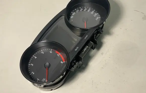 Volkswagen Polo V 6R Speedometer (instrument cluster) 6C0920730H A2C38467200