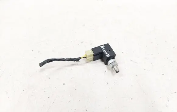 Hyundai i40 Clutch pedal sensor 