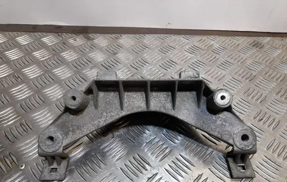 BMW X5 E70 Rear differential/diff mount bracket 10060411