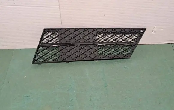 BMW 5 E60 E61 Front bumper lower grill 7178097 11460915