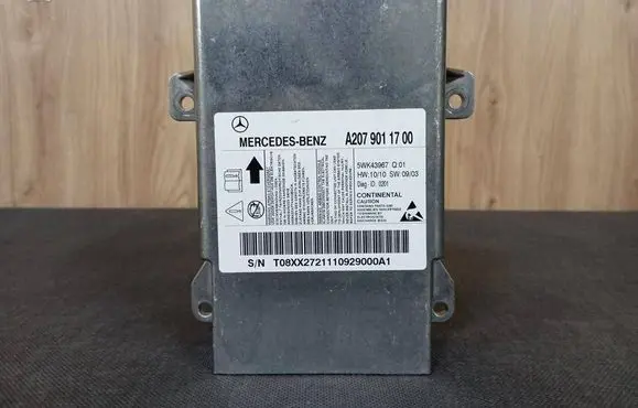 Mercedes-Benz E C207 W207 Airbag control unit/module 2079011700 A2079011700