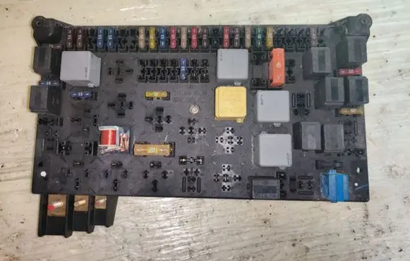 Mercedes-Benz ML W163 Fuse module A1635450205