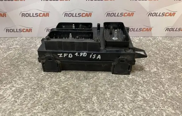 Opel Zafira B Fuse box set 13206754 5DK00866838