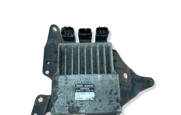 Toyota Avensis T270 Fuel injection control unit/module 1310001371 8987120070 TJ137