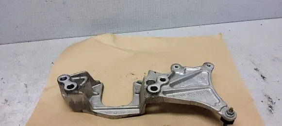 Citroen C5 Engine mounting bracket 96413357803