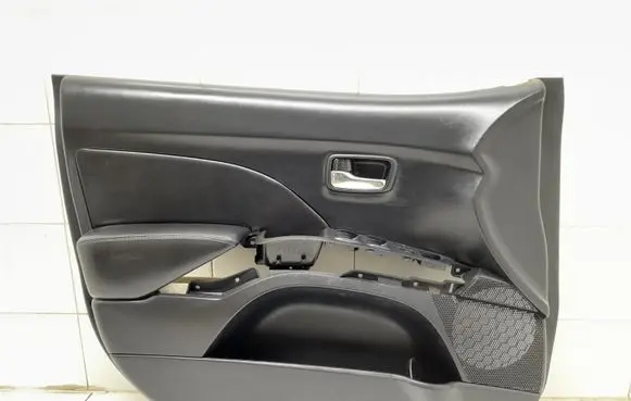 Mitsubishi Outlander Front door card panel trim 7221A775XA