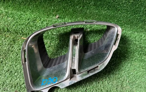 Renault Captur II Front bumper lower grill 261A31728R